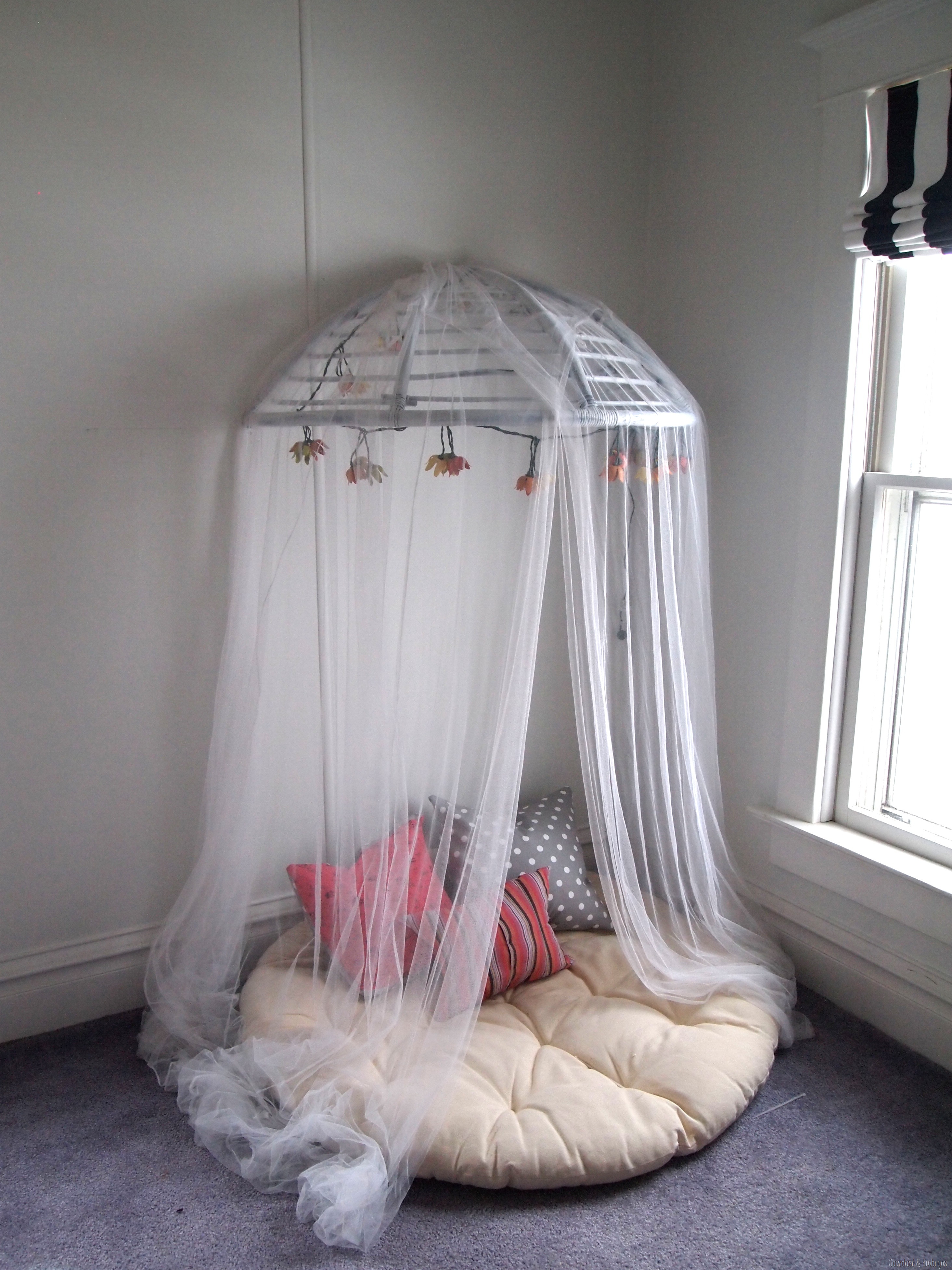 Hanging canopy best sale chair for bedroom