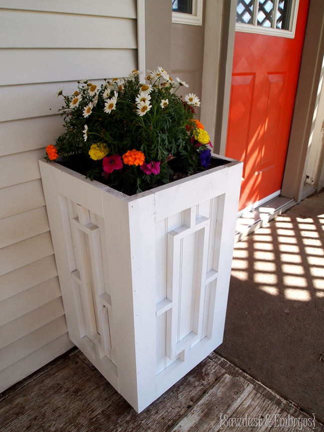 DIY Planter Boxes with Custom Geometric Trim! {Sawdust and Embryos}