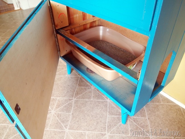 Little dresser turned into LITTER Dresser! {Sawdust & Embryos}