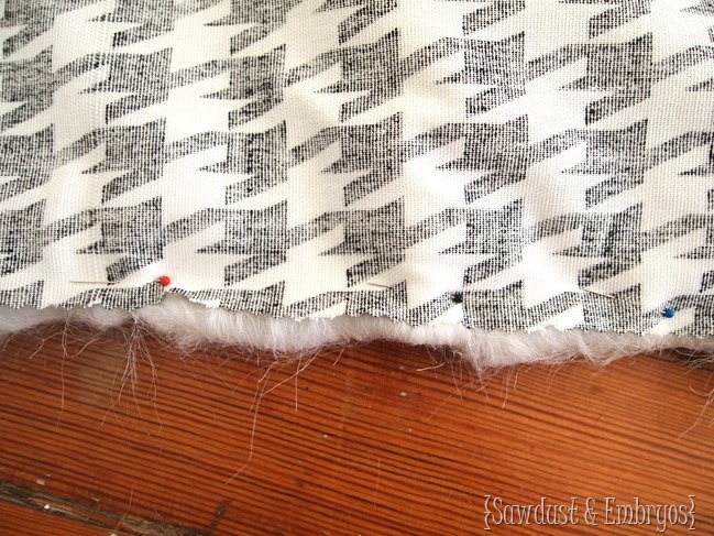 Recovering Egg Chair Cushion in white fluffy fabric and houndstooth {Sawdust and Embryos]