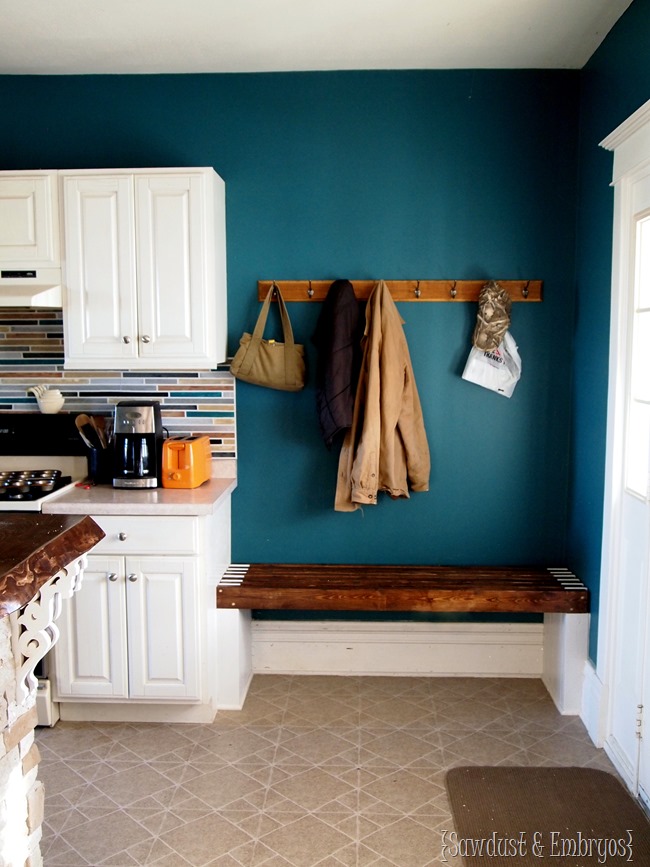 Built-in Bench for kitchen mudroom area {Sawdust and Embryos}