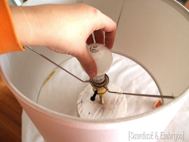 Make a wood-slab lamp and wire it yourself! {Sawdust and Embryos}