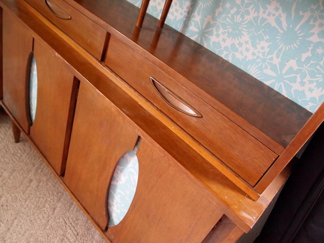 Add removable wallpaper to the back of your hutch for a temporary update! {Sawdust and Embryos} (2)