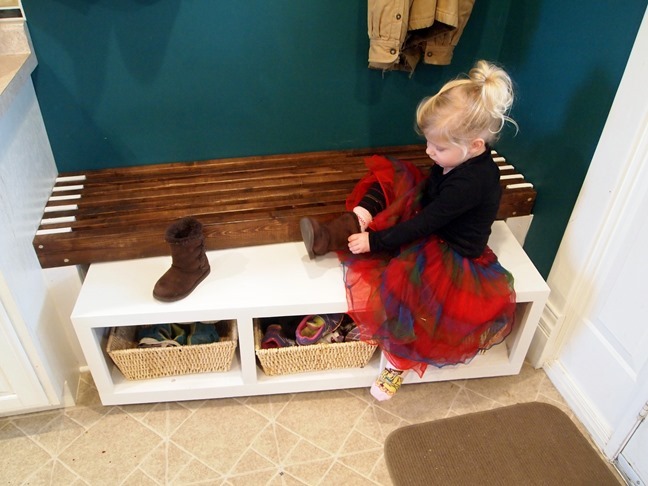 Mudroom bench with slide-out cubby bench for the littles! {Sawdust and Embryos}