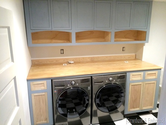 Building custom shaker cabinets for laundry room {Sawdust and Embryos}