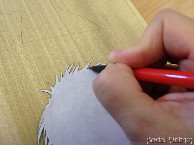 Profile Plaques using kids' silhouettes {Sawdust and Embryos}