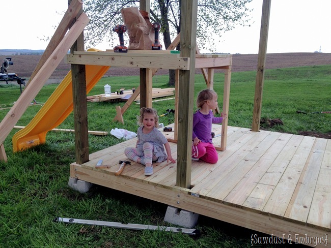 Paisley and Della helping build their playhouse! {Sawdust and Embryos}