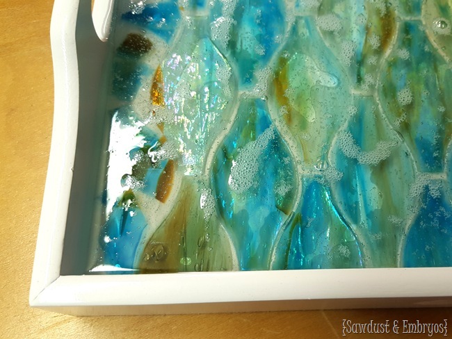 Details on using epoxy for a decorative tray {Sawdust and Embryos}