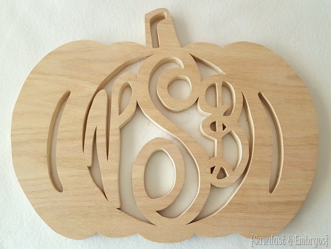 Make your own fall-shaped Monogram Wreath (either pumpkin or spider web)! {Sawdust and Embryos}